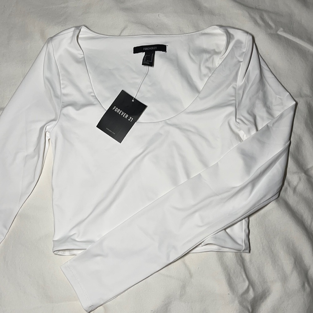 Forever 21 long sleeve cropped shirt, new with tag